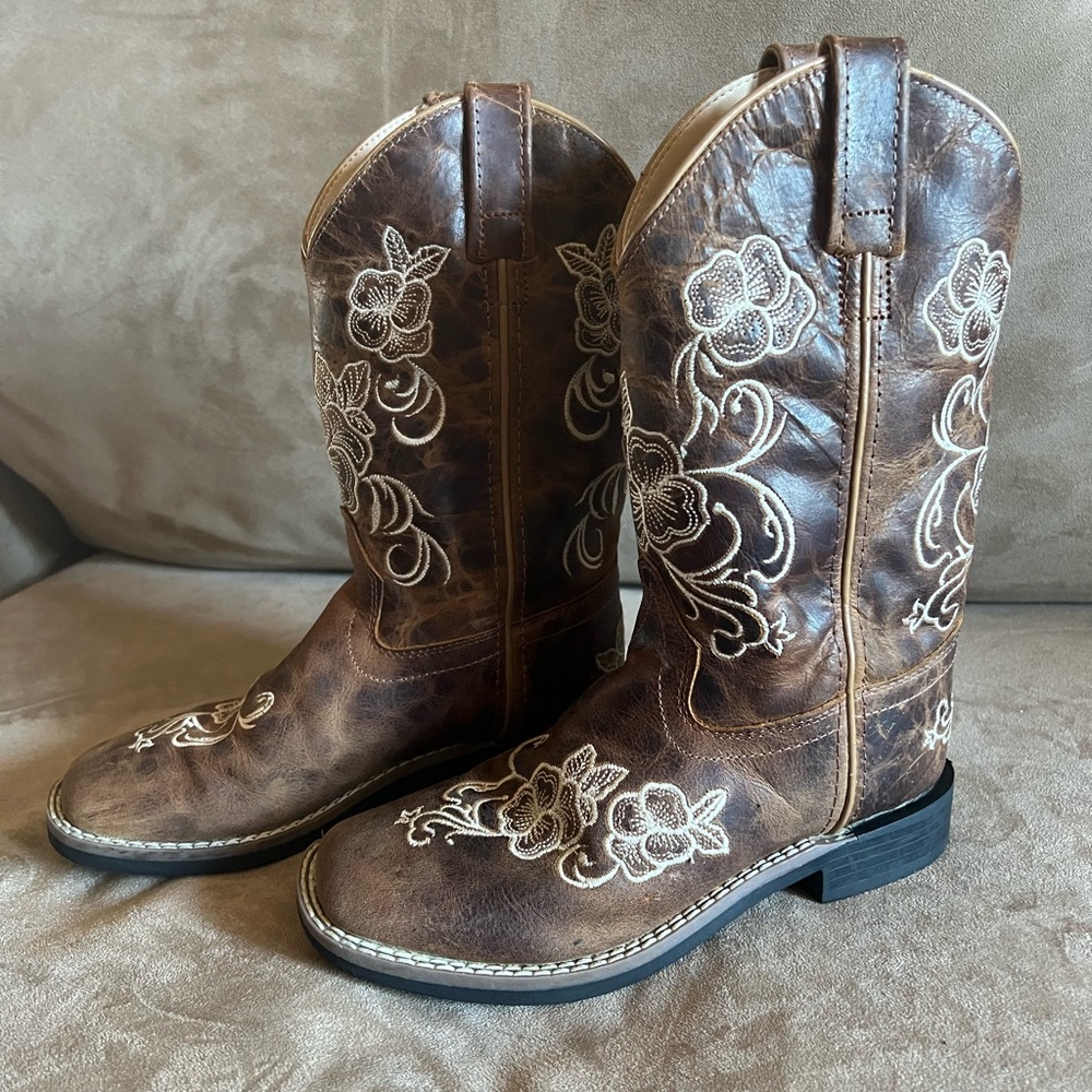 Shyanne Little Lasy Brown Floral Embroidered Western Cowboy Boots
